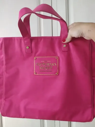 Bolsa tote Victoria Secret Em bom estado,fechamento de botão.