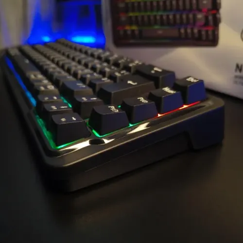 Teclado Magnético Gamer Redragon Nova RGB Hall Effect Preto 65% ABNT2 K709RGB-M 8.000Hz