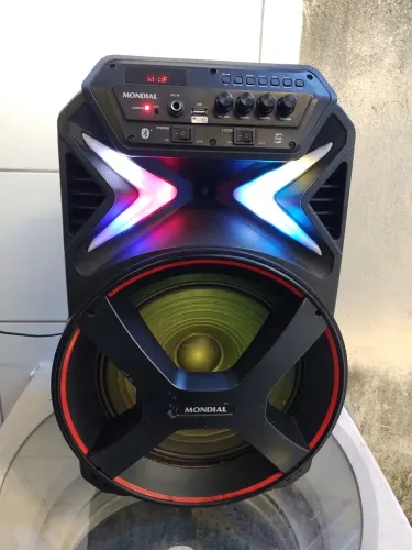 Caixa de som amplificada e com bluetooth sem bateria