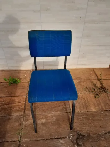 Cadeira Fixa para Escritório / Recepção - Estrutura de Ferro Resistente