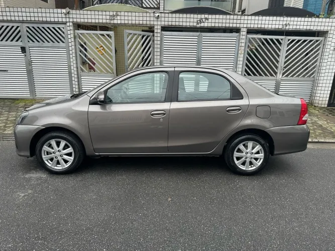 Toyota Etios X Plus Sedan 1.5 Flex 16V 4P Mec. 2019