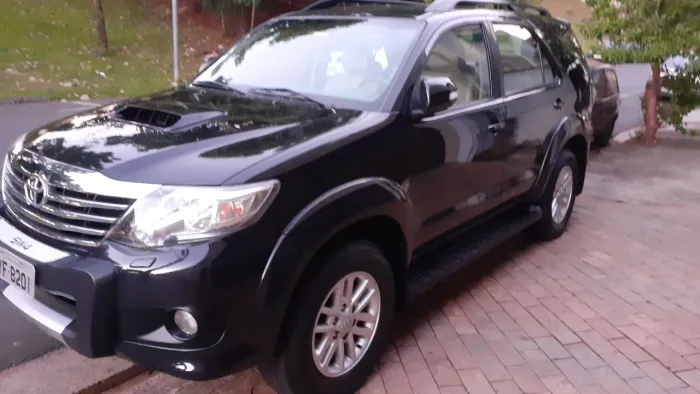 Toyota Hilux SW4 SRV D4-d 4X4 3.0 TDI Dies. AUT 2012