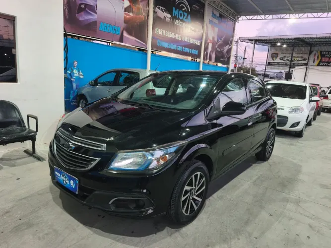 Chevrolet Onix Hatch LT 1.4 8V Flex Power Mec. 4P 2015
