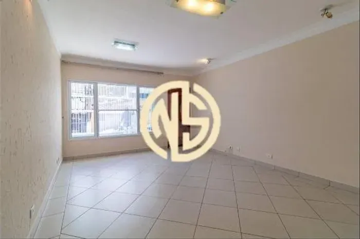 Casa Térrea residencial com 3 quartos e quintal para alugar no Jardim Caravelas