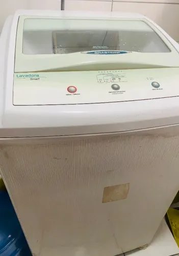 Máquina de lavar com defeito ( cuspindo água em baixo)