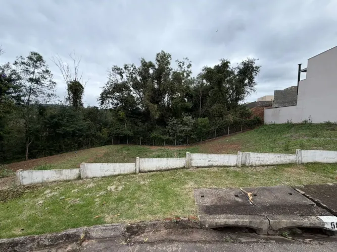 Terreno em Condomínio à Venda em Votorantim-SP, Bairro Colina Santa Monica - 177,15 m² de