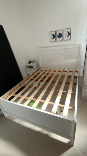 Vendo cama de casal madeira