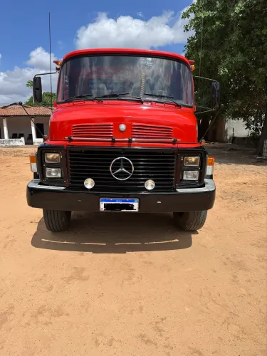 Caminhão Mercedes 1313