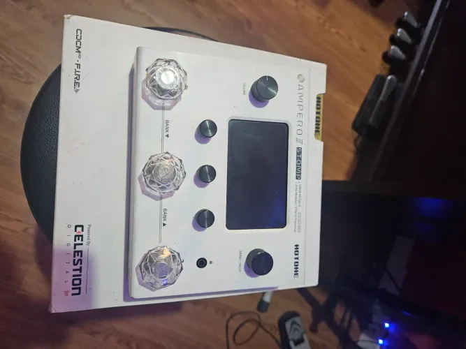 Hotone Ampero 2 Stomp 
