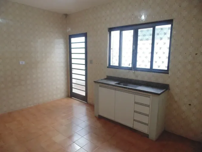 Térrea para aluguel possui 80 metros quadrados com 2 quartos em Parque Bela Vista - Piraci
