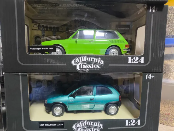 Miniaturas Califórnia Classic 1:24
