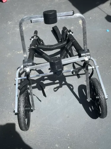 Vendo cadeira de rodas de cachorro xx g