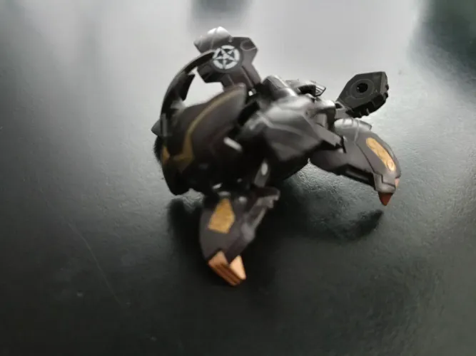 Bakutech haos Lilan keones, Bakugan subterra wilda e haos triad el condor