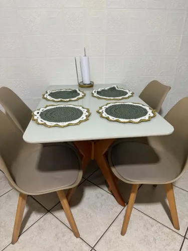 Mesa tampo de vidro + 4 cadeiras