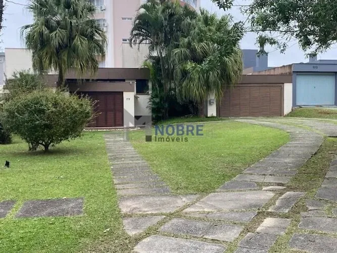 Casa Alto Padrão - Localização privilegiada