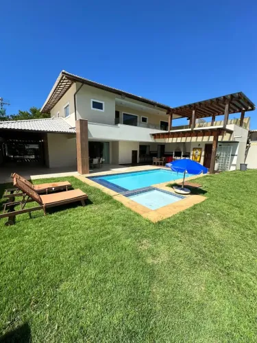 Casa a venda 6/4 sendo 5 suítes no Condominio Paraíso em Guarajuba