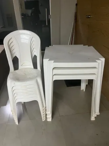 Cadeiras e mesas