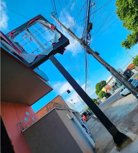 ?Estrutura Metálica Totem 8 Metros / Poste e Painel (Serralharia)
