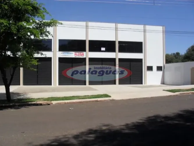 Salão para alugar no bairro Zona 08 - Maringá/PR