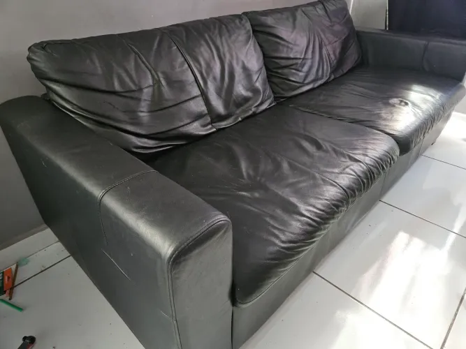 Sofá Tok&Stok couro legítimo