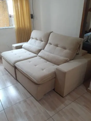 Vende se um sofa retratil novo medida dele 2x30 