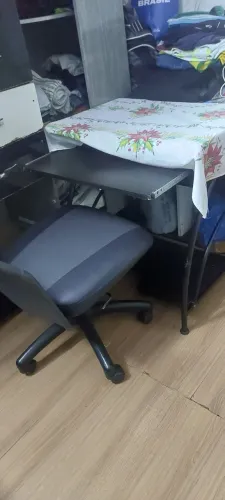 Cadeira e mesa para computador ,aceita proposta
