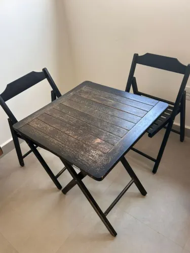 Mesa de madeira tramontina e 2 cadeiras