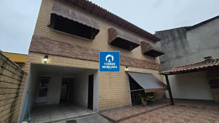 Casa com 3 quartos, 1 suíte e garagem - Nova Cidade