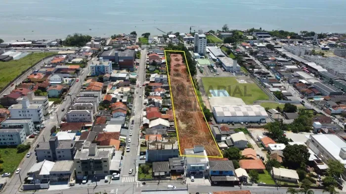 Terreno para Venda no Bairro Serraria em São José com 8.324 m²
