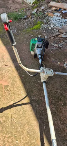 Roçadeira pouco usada comprada em outubro de 2025