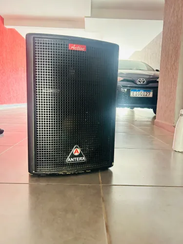 CAIXA ATIVA ANTERA TS 400AX! Funcionando perfeitamente, com marcas de uso.