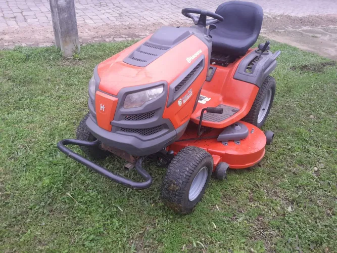 Trator cortados grama husqvarna lgt54dxl 