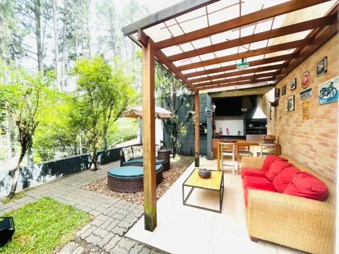 Casa com 3 dormitórios à venda, 190 m² por R$ 1.190.000,00 - Granja Viana - Cotia/SP