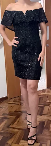 Vestido curto preto paetê