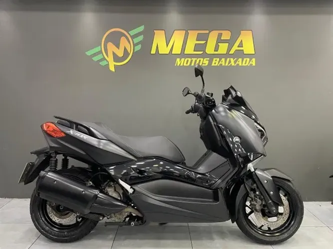 Yamaha Xmax 2022