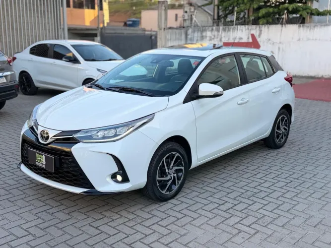 Toyota Yaris XLS Connect 1.5 Flex 16V 5P AUT 2023