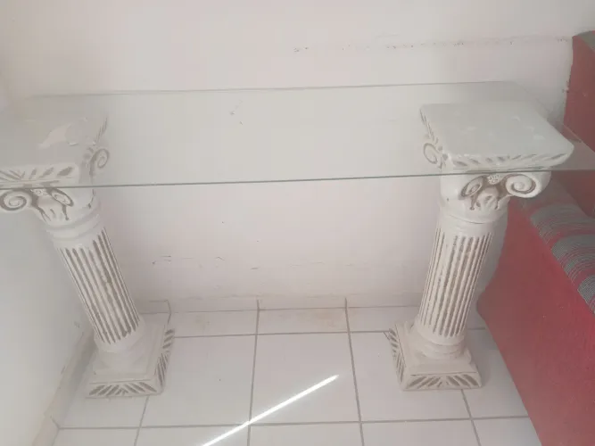 Mesa console com Pilares de gesso