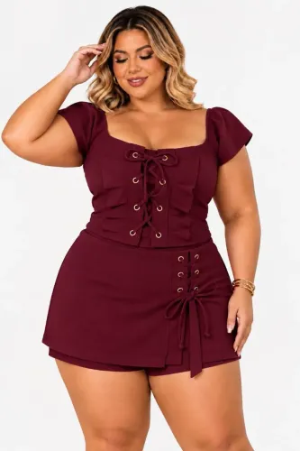 Conjunto Anna saia com short e detalhes em ilhós tecido Ana ruga plus size 46 ao 52