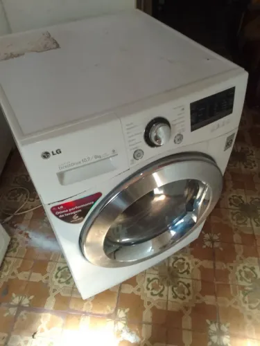 Máquina de lavar lava e seca Direct Drive LG 10 kg