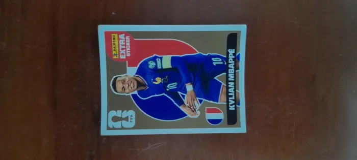 Figurinha Kylian Mbappé extra ouro, original!