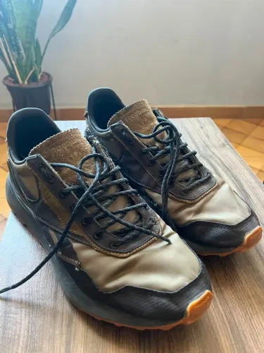 Tênis Maharishi x Reebok Leather Legacy AZ
