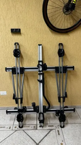 Rack de teto + 3 suportes de bicicleta Thule (2 Freeride + 1 Proride), para VW Nivus
