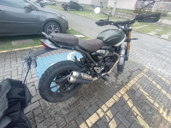 Vendo moto muito nova.