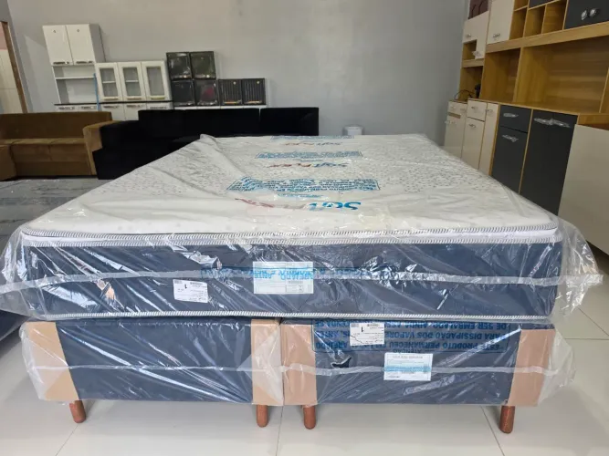 Cama queen nova