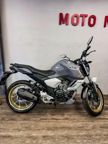 Yamaha FZ 15 cinza 2026 km 6 mil 