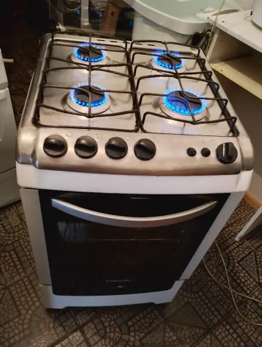 Vendo fogão automático tudo funcionando.so uma boca não funciona no automático