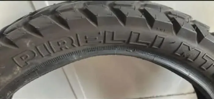 Pneu moto pirelli