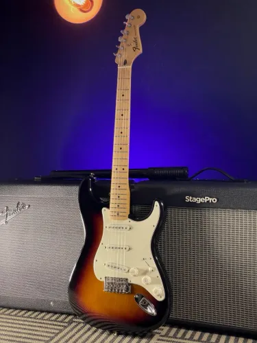 GUITARRA FENDER STANDARD MEX