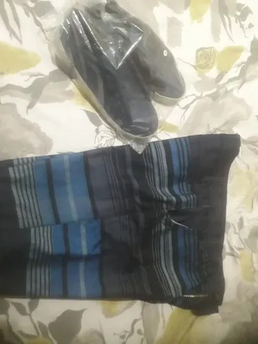 Vendo Uma Bermuda e um sapato novo