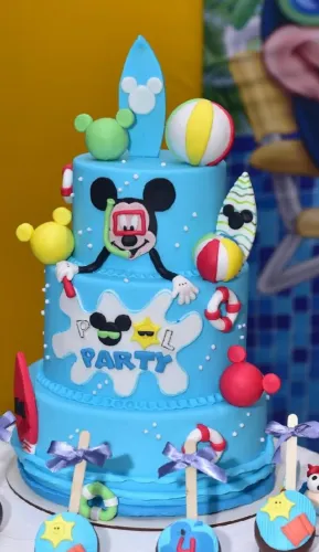 Bolo Fake Pool Party do Mickey